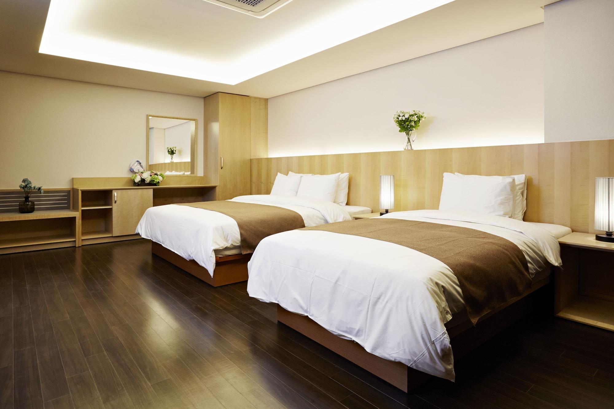 Roni Tourist Hotel Jeonju Exterior foto